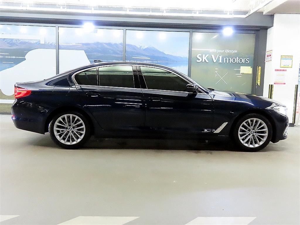 BMW 5시리즈 5시리즈 (G30) 520d 럭셔리 플러스 이미지 3