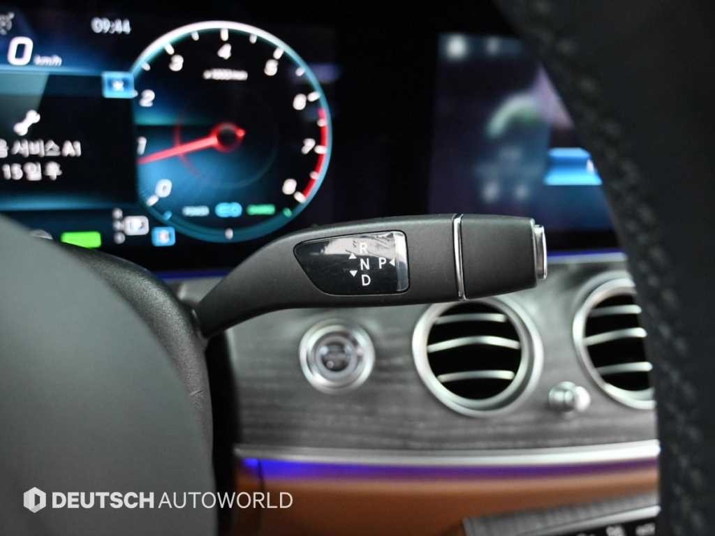 벤츠 E 클래스 E-클래스 W213 E350 4MATIC AMG LINE 이미지 9