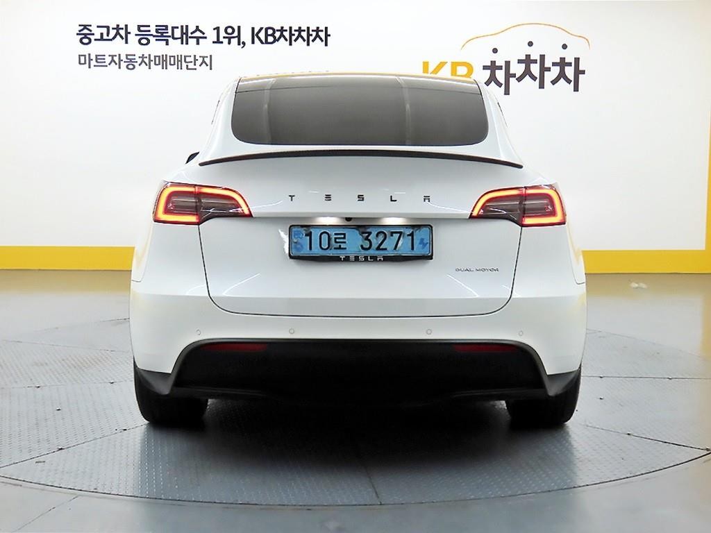 테슬라 모델 Y 롱 레인지 이미지 3