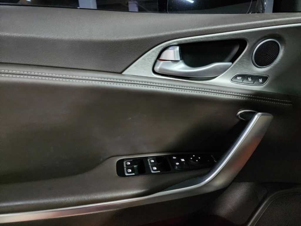 기아 스팅어 가솔린 2.0 터보 AWD 플래티넘 이미지 13