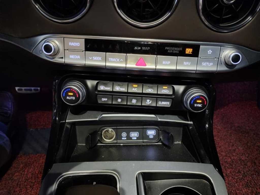 기아 스팅어 가솔린 2.0 터보 AWD 플래티넘 이미지 8
