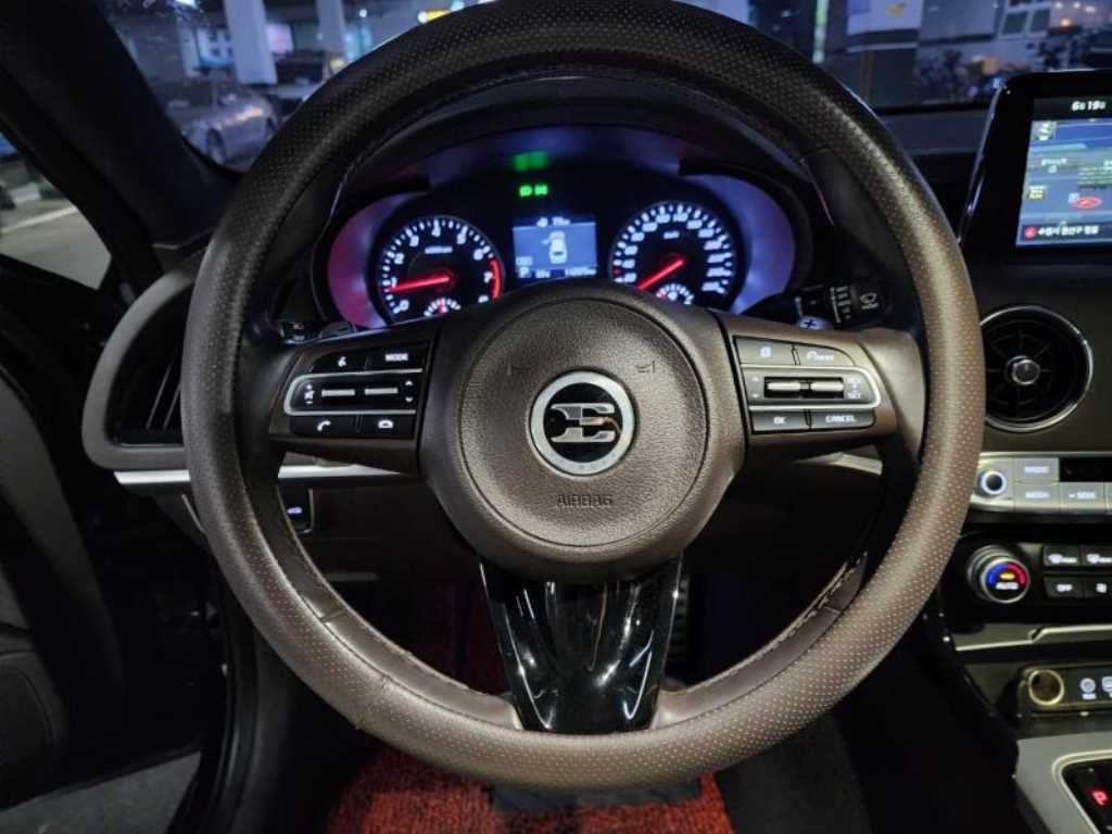 기아 스팅어 가솔린 2.0 터보 AWD 플래티넘 이미지 9
