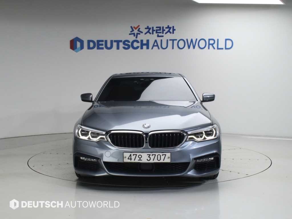 BMW 5시리즈 5시리즈 (G30) 520d M 스포츠 플러스 이미지 3