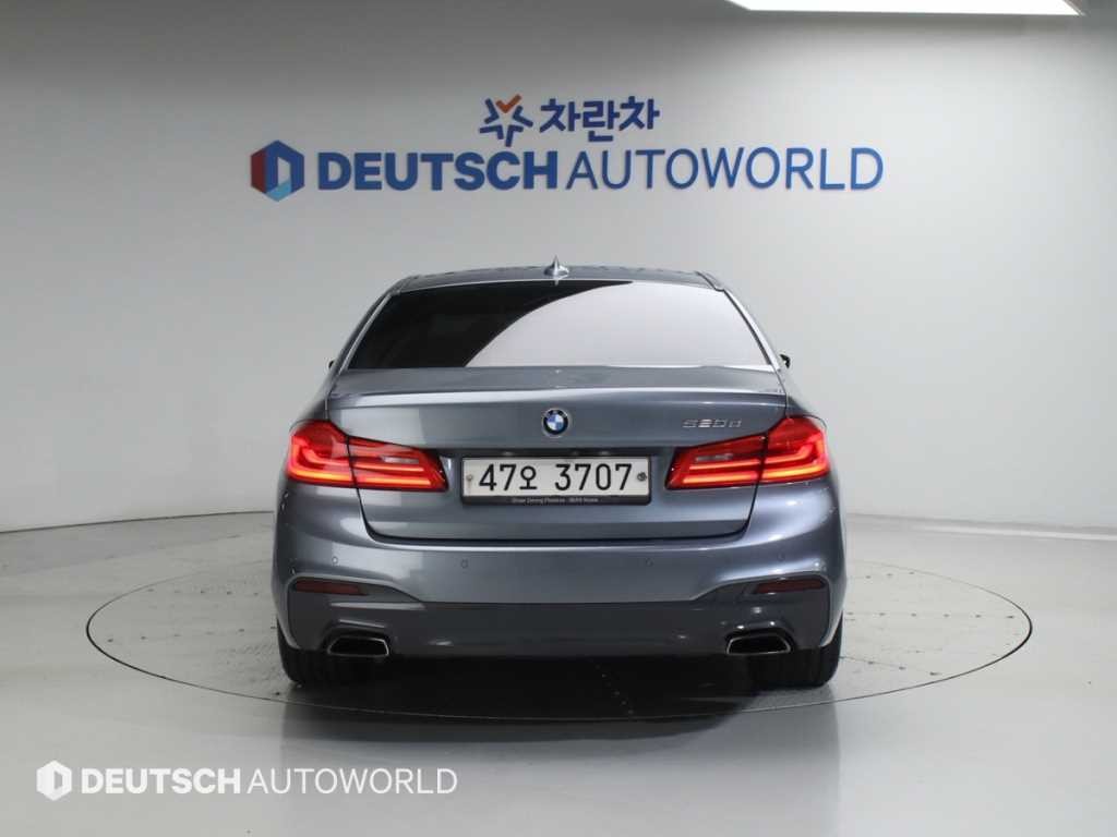 BMW 5시리즈 5시리즈 (G30) 520d M 스포츠 플러스 이미지 4