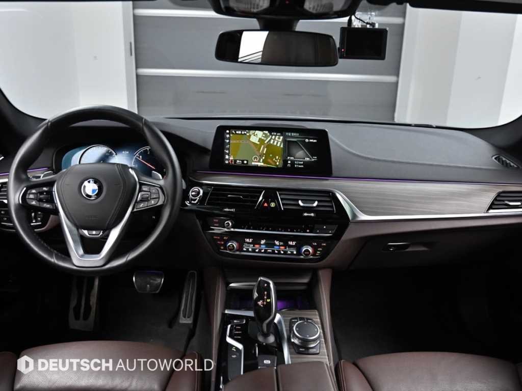 BMW 5시리즈 5시리즈 (G30) 520d M 스포츠 플러스 이미지 7