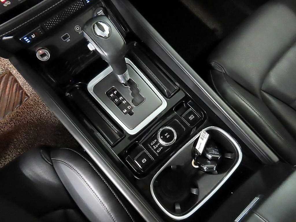 KG모빌리티(쌍용) 렉스턴 G4렉스턴 디젤 2.2 4WD 마제스티 스페셜 이미지 10