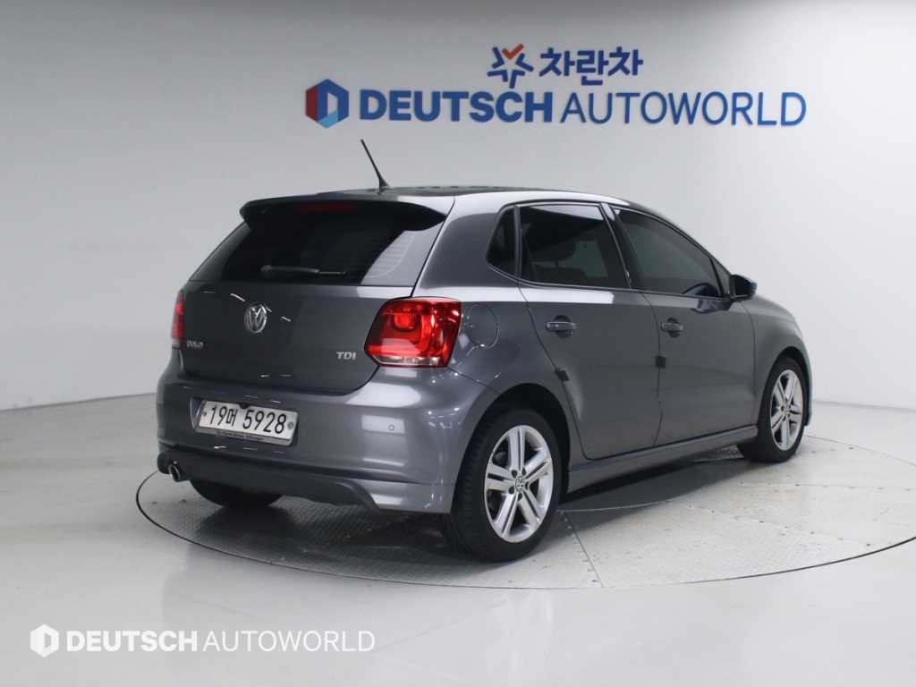 폭스바겐 폴로 1.6 TDI R-LINE 이미지 2