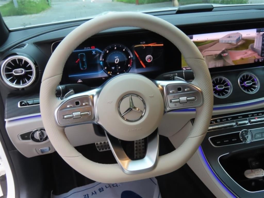 벤츠 E 클래스 E-클래스 W213 E220d 카브리올레 이미지 14