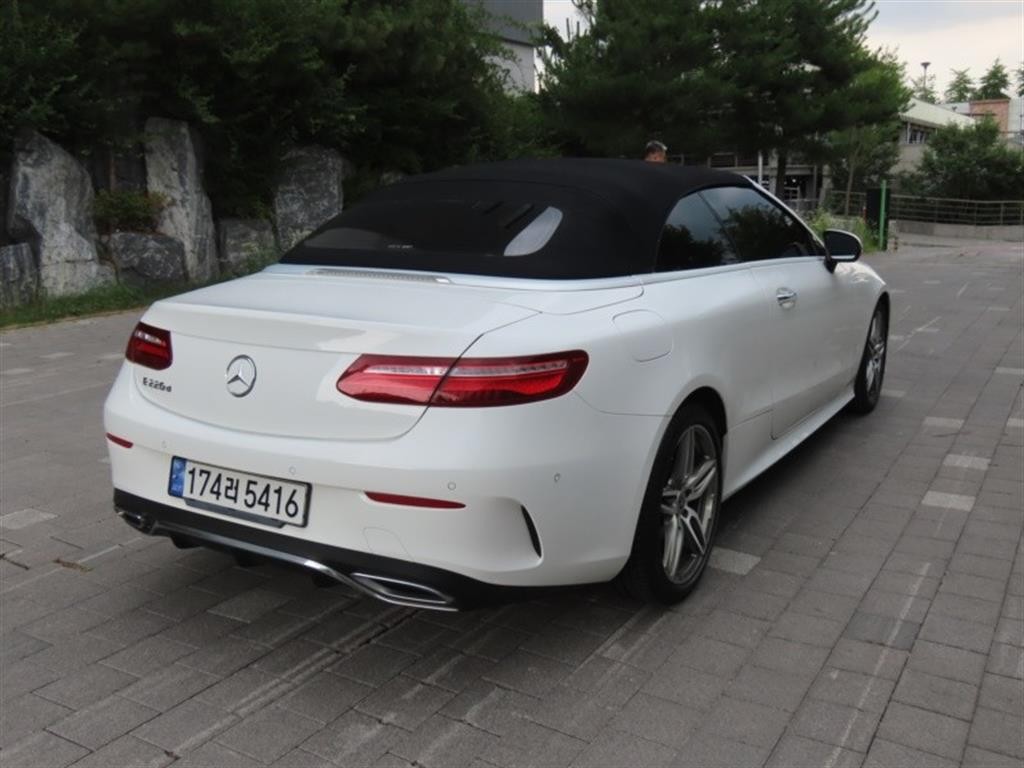 벤츠 E 클래스 E-클래스 W213 E220d 카브리올레 이미지 3