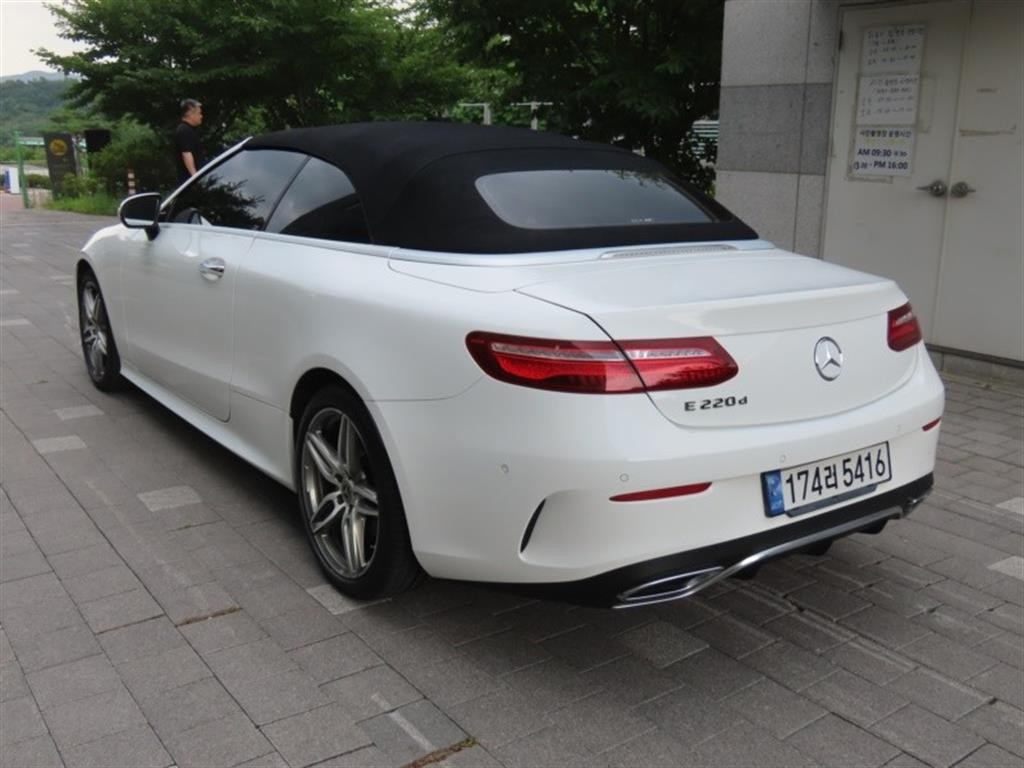 벤츠 E 클래스 E-클래스 W213 E220d 카브리올레 이미지 4