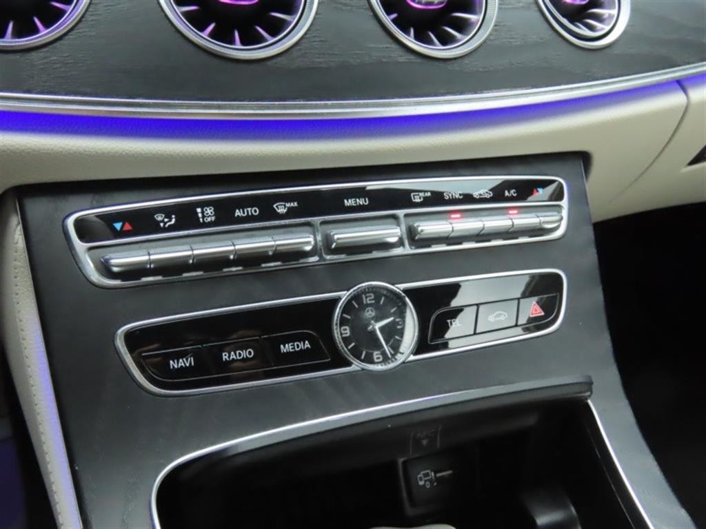 벤츠 E 클래스 E-클래스 W213 E220d 카브리올레 이미지 7