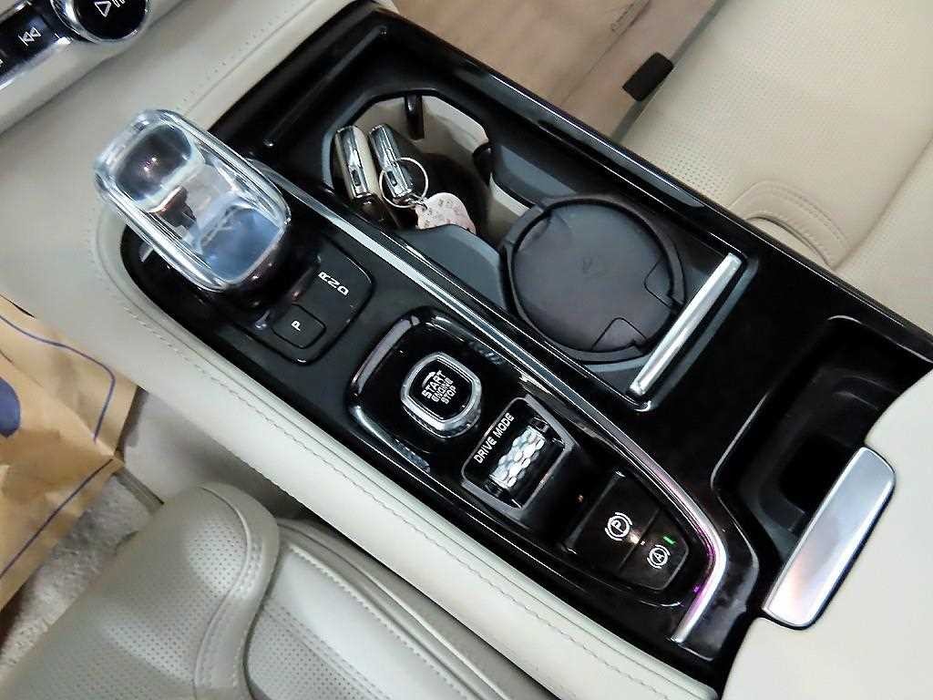 볼보 S90 T8 AWD 엑설런스 이미지 10