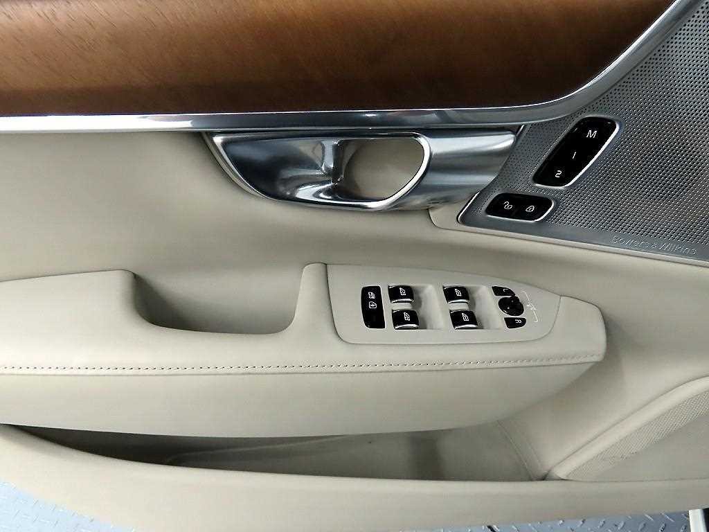 볼보 S90 T8 AWD 엑설런스 이미지 11