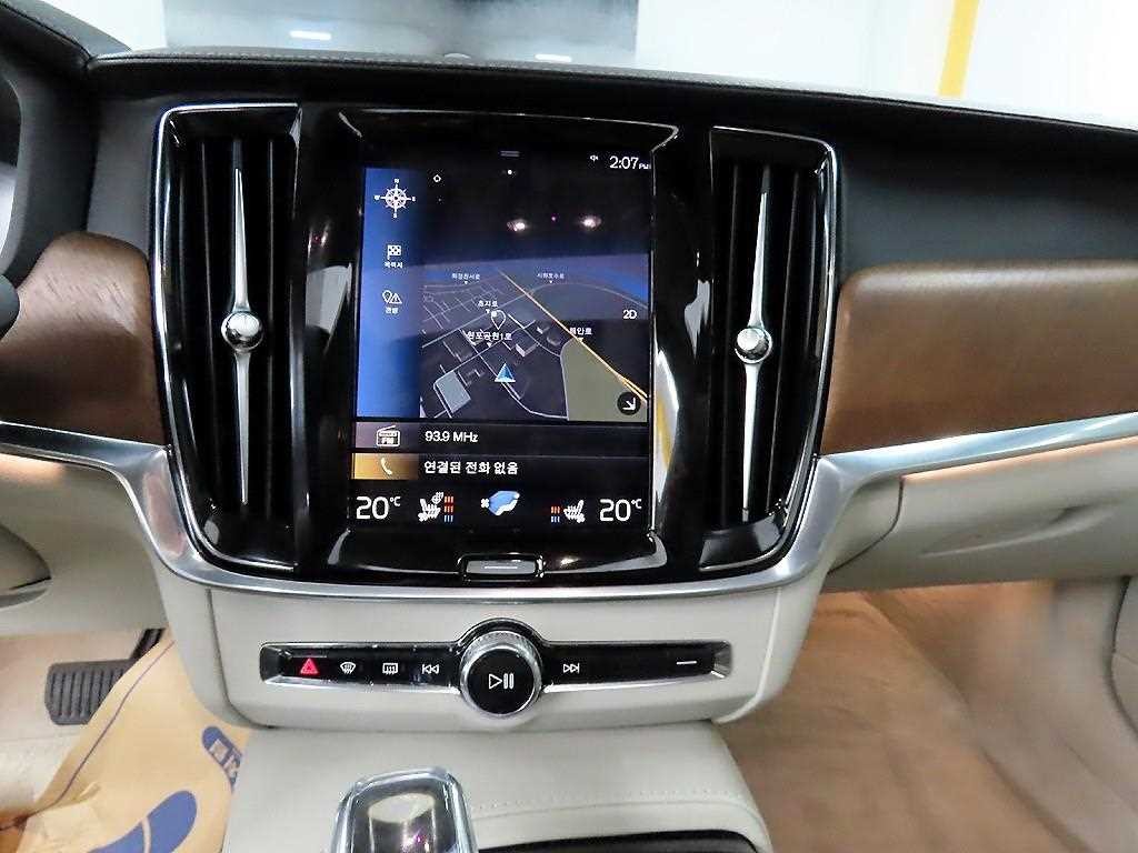 볼보 S90 T8 AWD 엑설런스 이미지 13