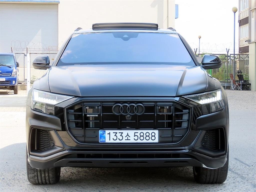 아우디 Q8 55 TFSI 콰트로 프리미엄 이미지 1