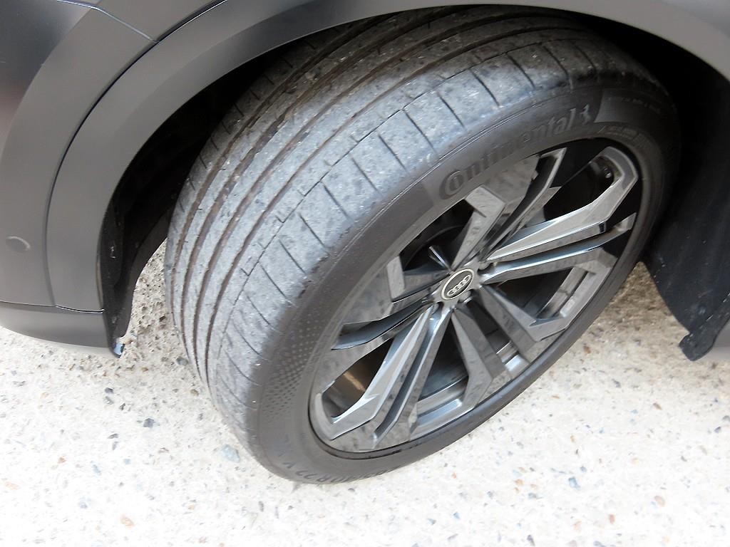 아우디 Q8 55 TFSI 콰트로 프리미엄 이미지 20