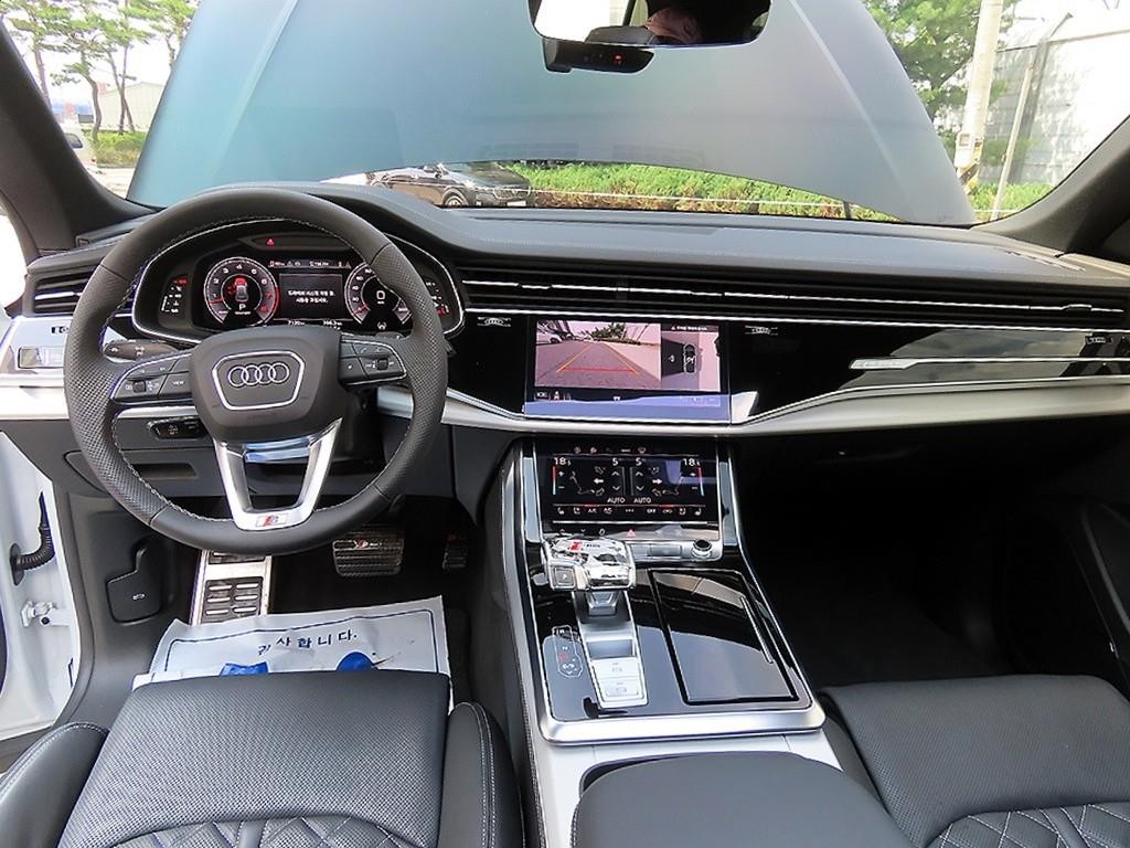 아우디 Q8 55 TFSI 콰트로 프리미엄 이미지 7