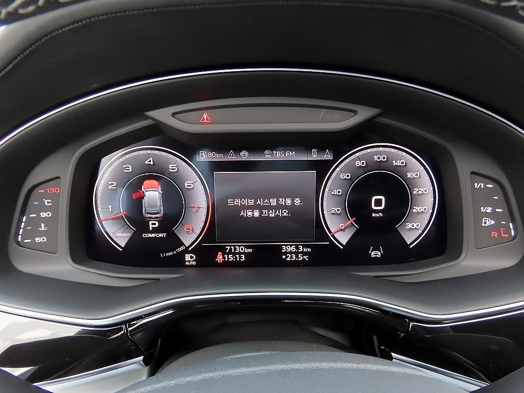 아우디 Q8 55 TFSI 콰트로 프리미엄 이미지 9