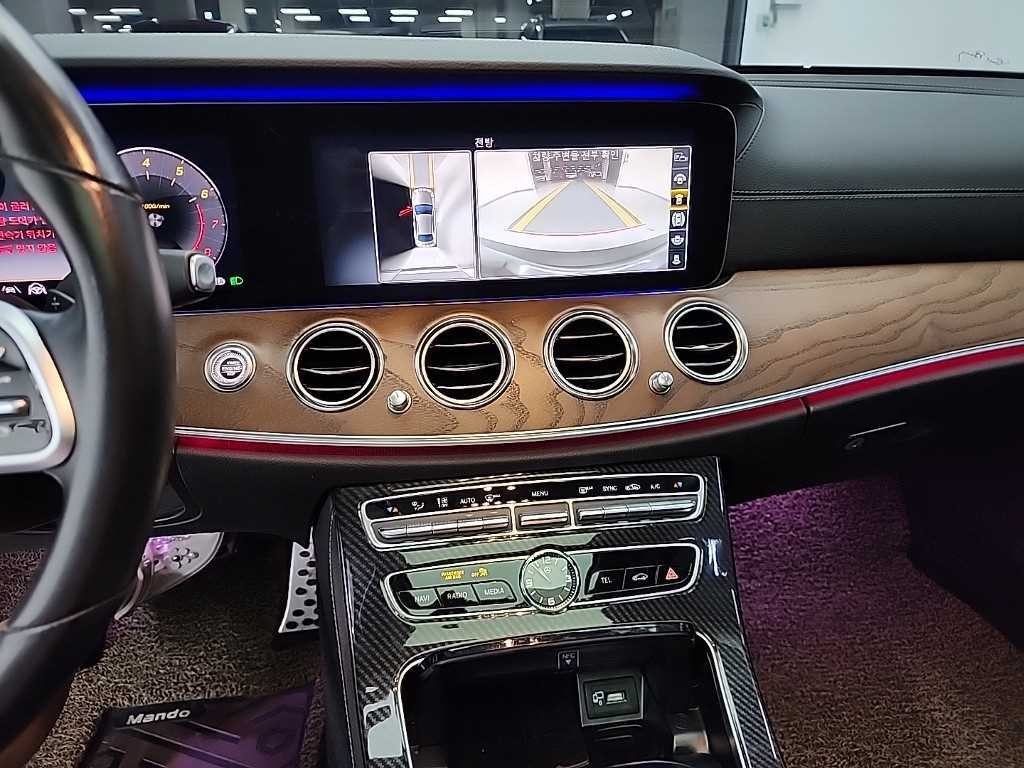 벤츠 E 클래스 E-클래스 W213 E300 4MATIC 익스클루시브 이미지 10
