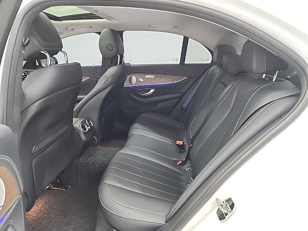 벤츠 E 클래스 E-클래스 W213 E300 4MATIC 익스클루시브 이미지 12