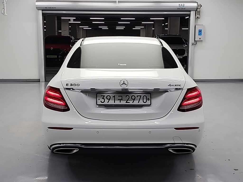 벤츠 E 클래스 E-클래스 W213 E300 4MATIC 익스클루시브 이미지 3