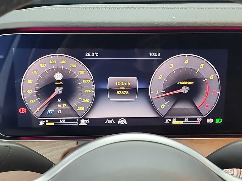 벤츠 E 클래스 E-클래스 W213 E300 4MATIC 익스클루시브 이미지 6