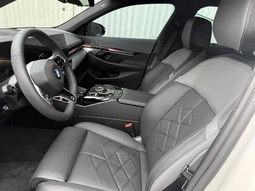 BMW 5시리즈 5시리즈 (G60) 530i xDrive M 스포츠 이미지 11