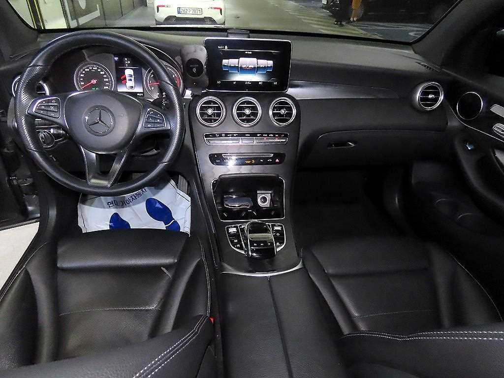 벤츠 GLC 클래스 GLC클래스 X253 GLC 300 4MATIC 쿠페 이미지 10