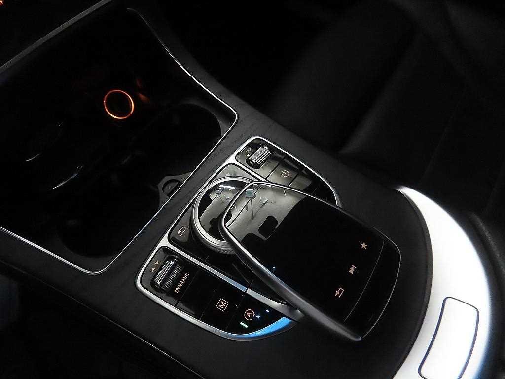 벤츠 GLC 클래스 GLC클래스 X253 GLC 300 4MATIC 쿠페 이미지 13