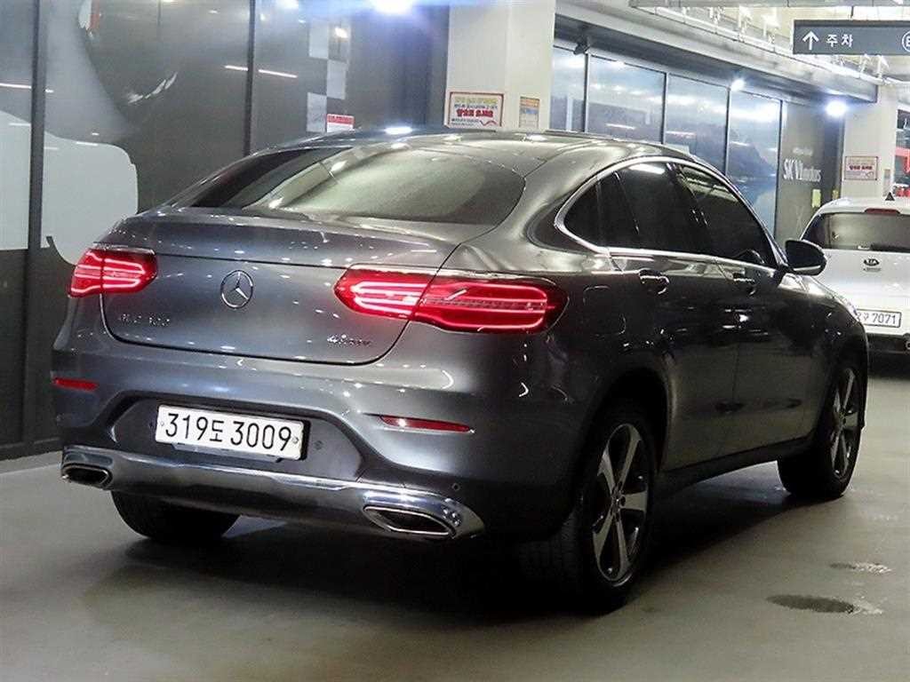 벤츠 GLC 클래스 GLC클래스 X253 GLC 300 4MATIC 쿠페 이미지 4