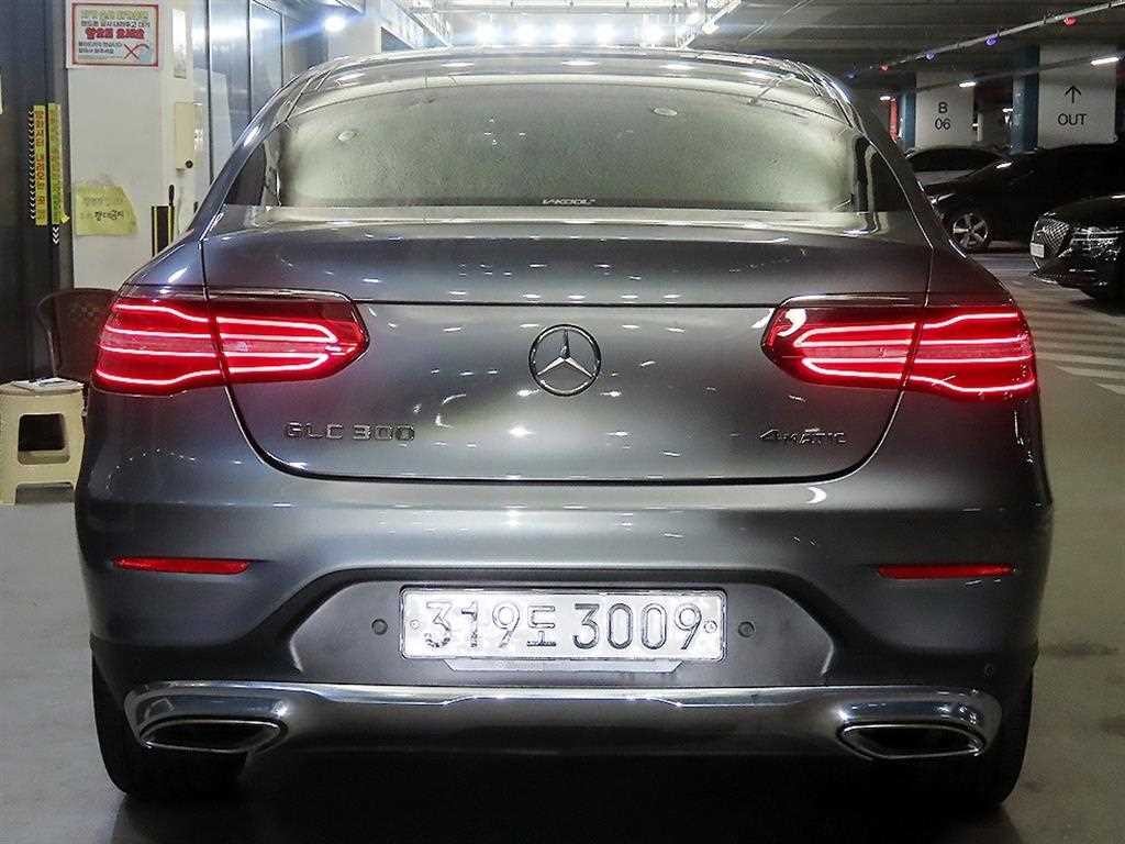 벤츠 GLC 클래스 GLC클래스 X253 GLC 300 4MATIC 쿠페 이미지 5