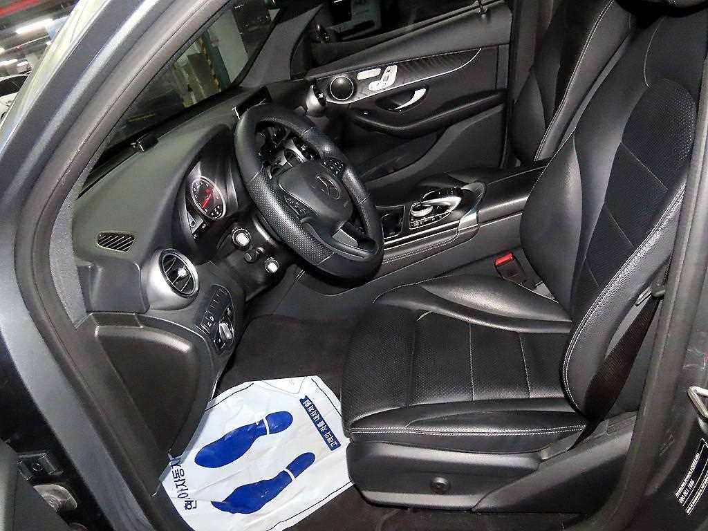 벤츠 GLC 클래스 GLC클래스 X253 GLC 300 4MATIC 쿠페 이미지 6