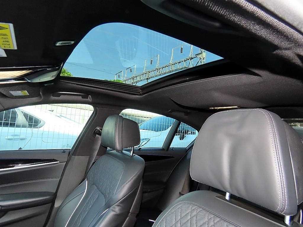 BMW 5시리즈 5시리즈 (G30) 530i M 스포츠 플러스 이미지 17