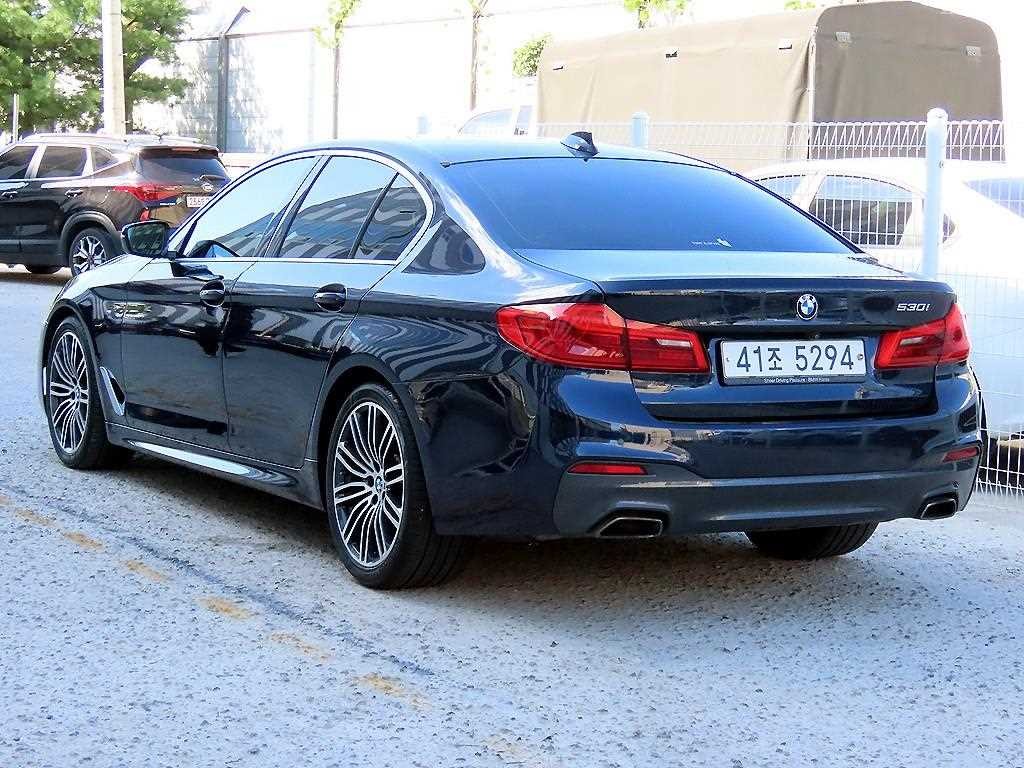 BMW 5시리즈 5시리즈 (G30) 530i M 스포츠 플러스 이미지 3