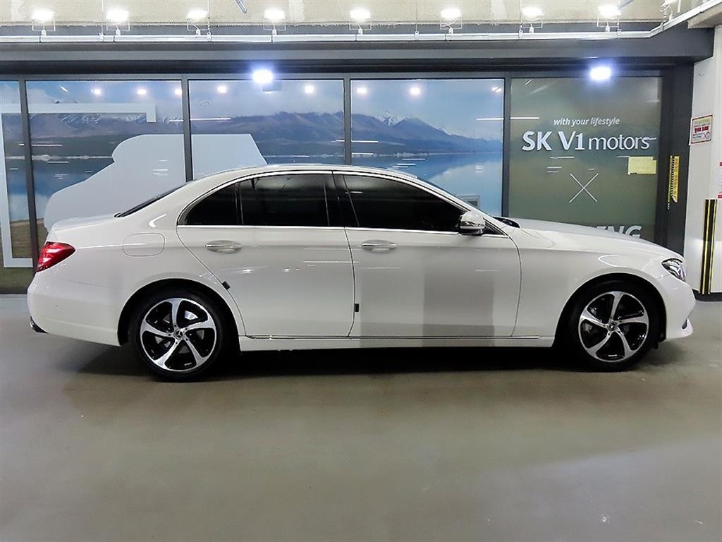 벤츠 E 클래스 E-클래스 W213 E250 아방가르드 이미지 3
