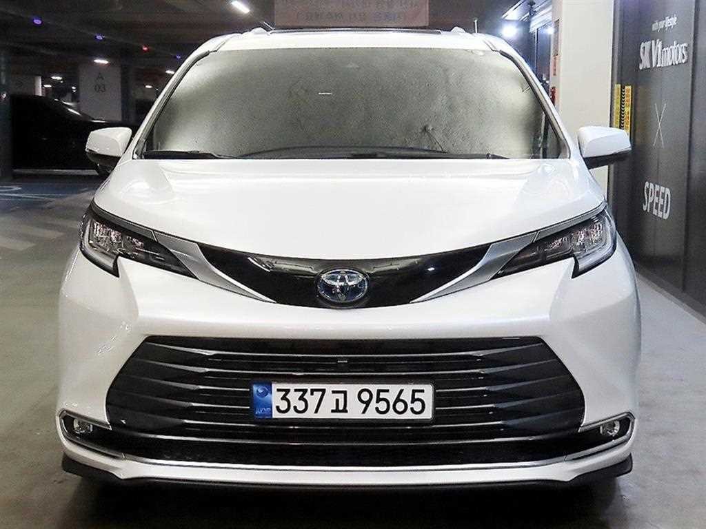 토요타 시에나 2.5 AWD 하이브리드 이미지 2