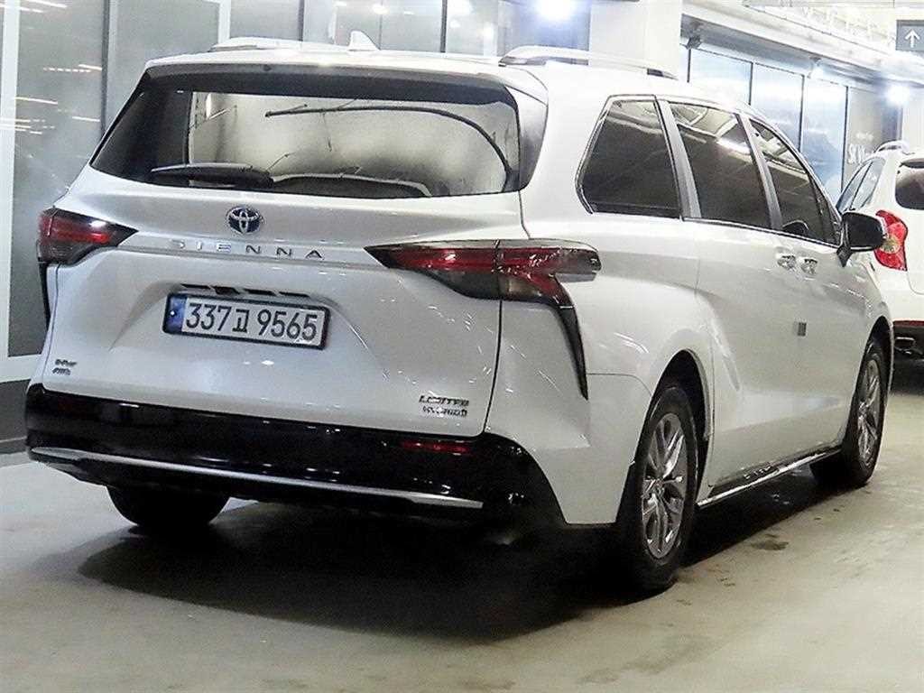 토요타 시에나 2.5 AWD 하이브리드 이미지 4