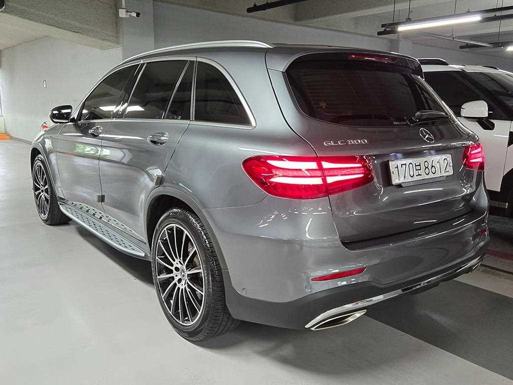 벤츠 GLC 클래스 GLC클래스 X253 GLC 300 4MATIC AMG LINE 이미지 3