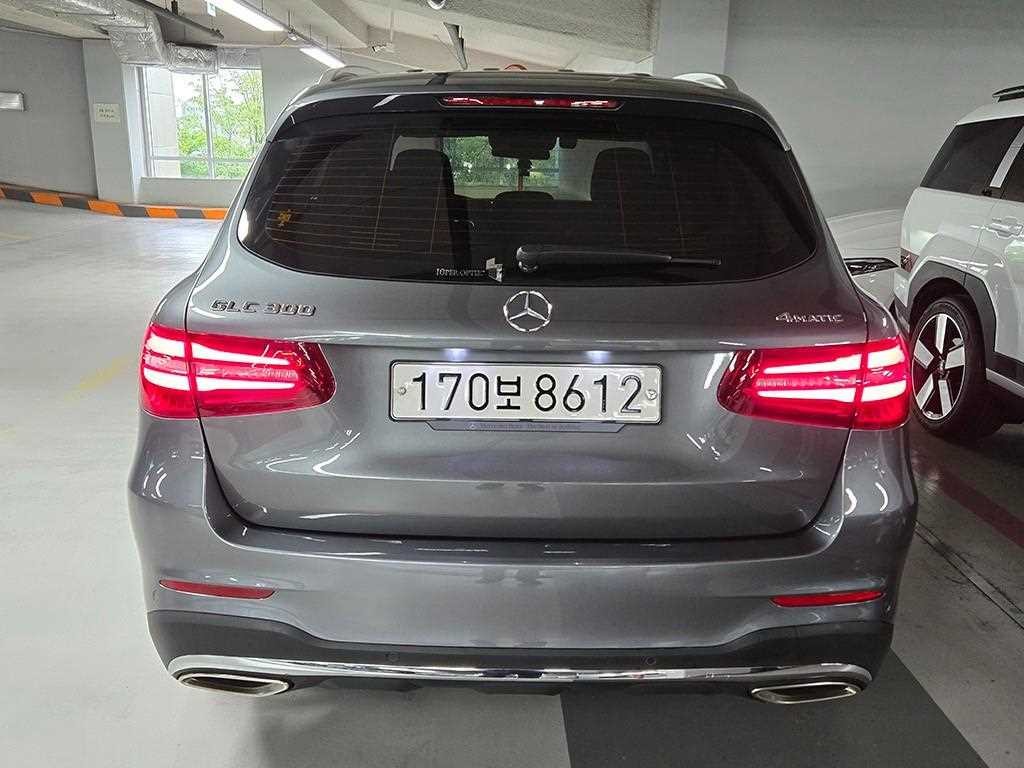 벤츠 GLC 클래스 GLC클래스 X253 GLC 300 4MATIC AMG LINE 이미지 4
