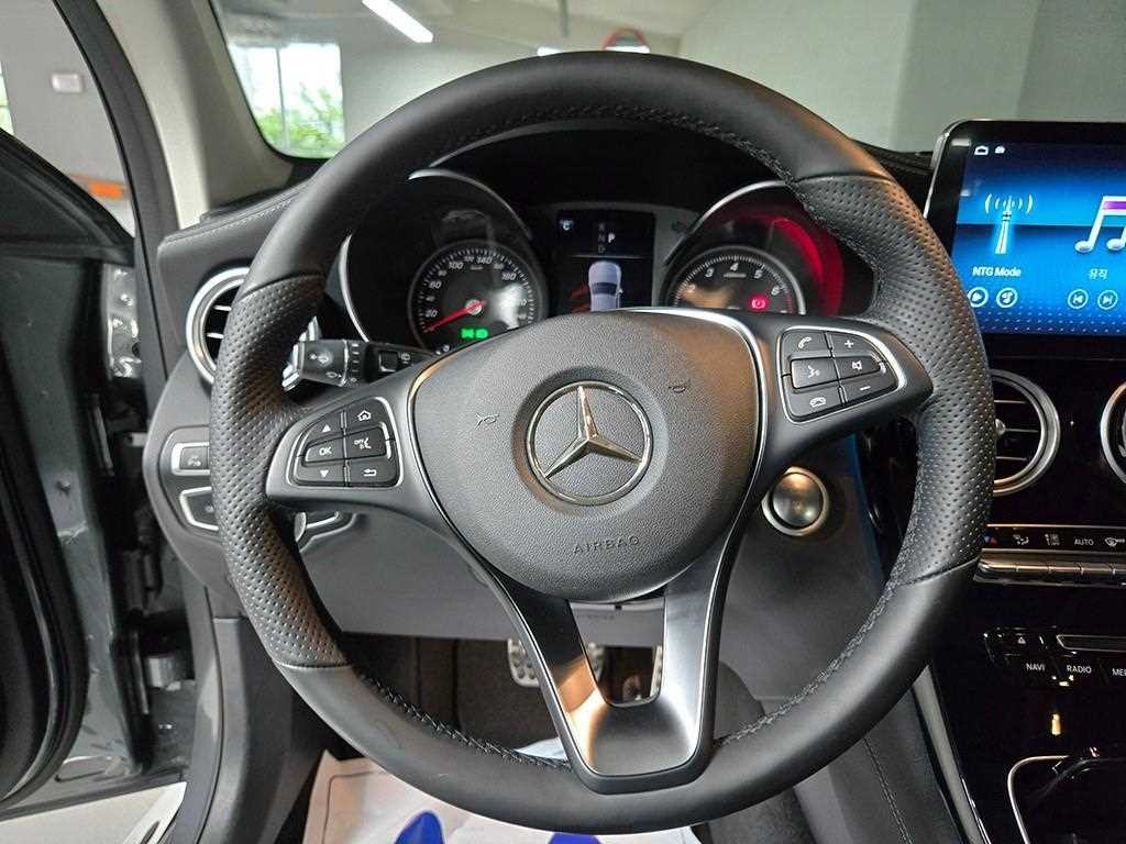 벤츠 GLC 클래스 GLC클래스 X253 GLC 300 4MATIC AMG LINE 이미지 7