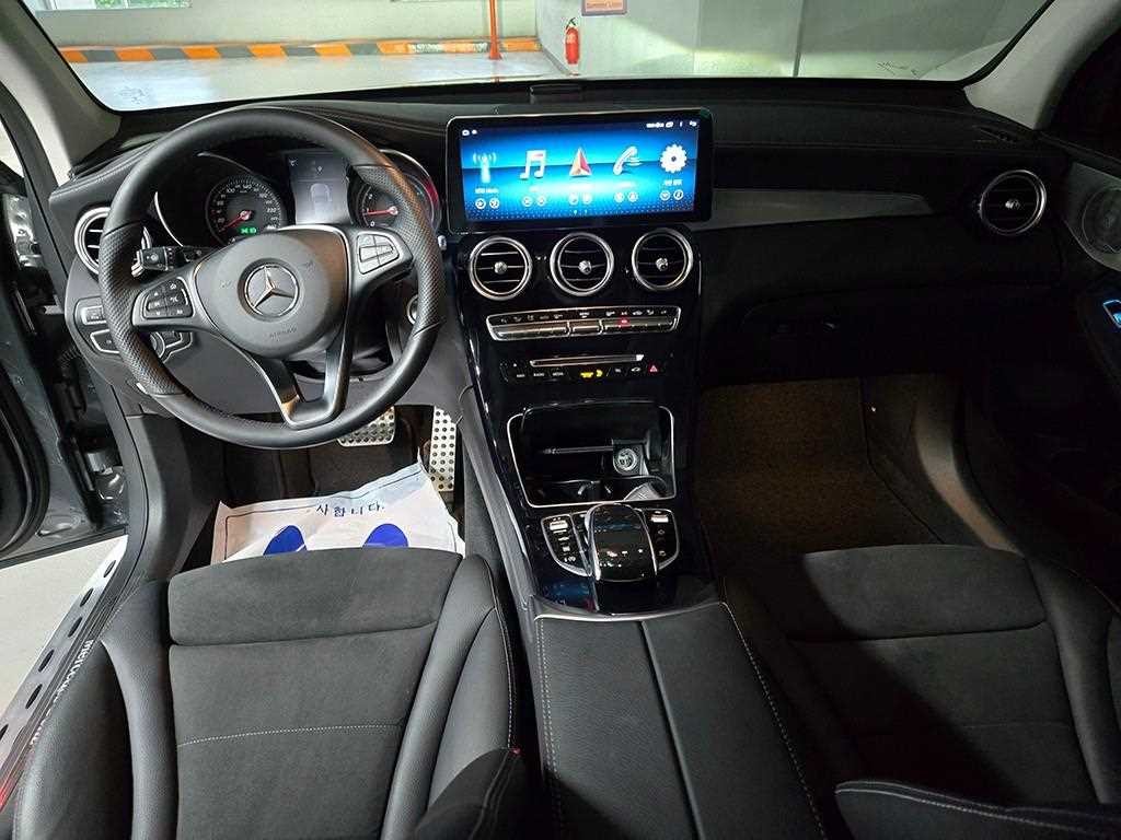 벤츠 GLC 클래스 GLC클래스 X253 GLC 300 4MATIC AMG LINE 이미지 9