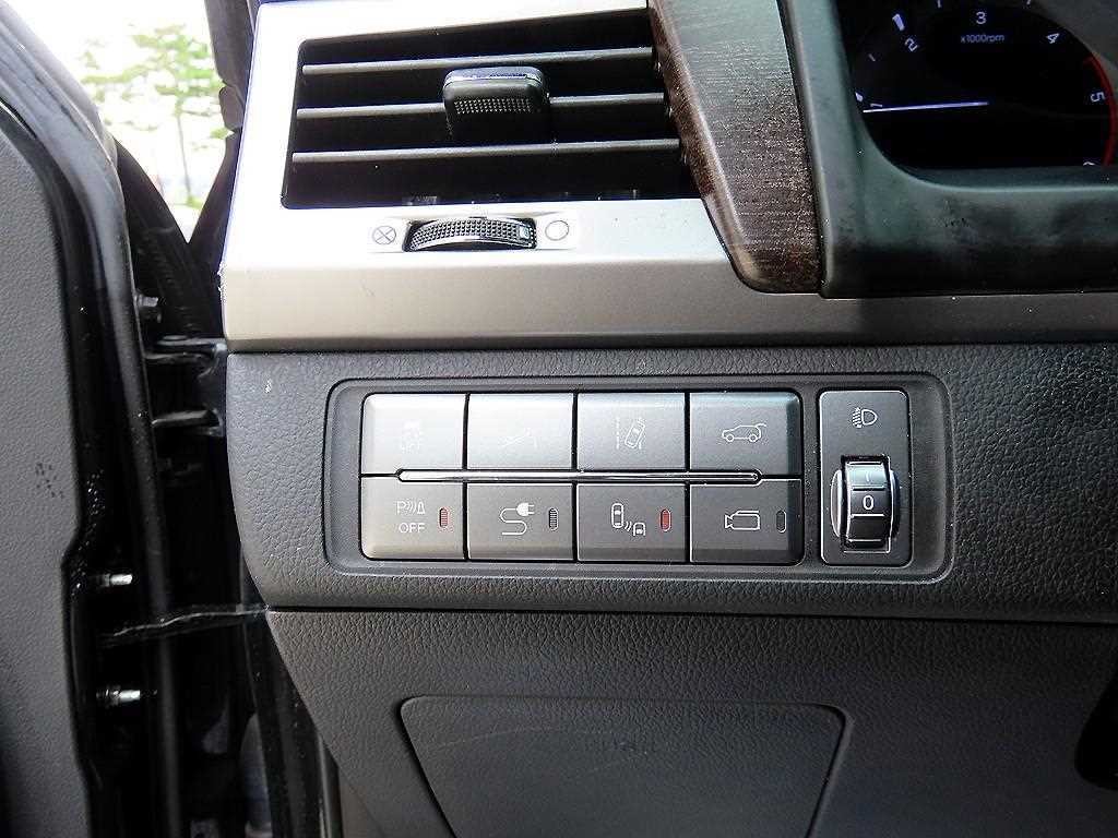 KG모빌리티(쌍용) 렉스턴 G4렉스턴 디젤 2.2 4WD 헤리티지 이미지 12