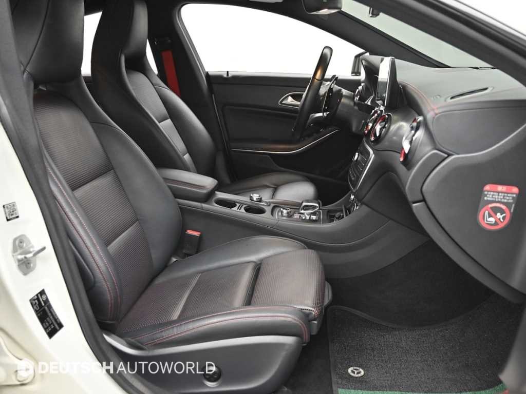 벤츠 CLA 클래스 CLA클래스 CLA 45 AMG 4MATIC 이미지 10