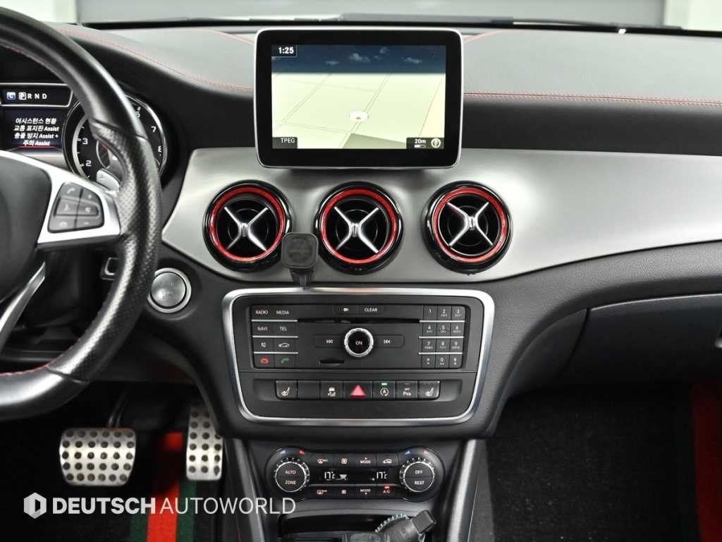 벤츠 CLA 클래스 CLA클래스 CLA 45 AMG 4MATIC 이미지 14