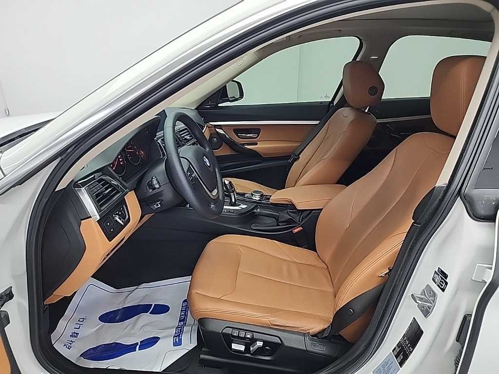 BMW 그란투리스모 3시리즈 GT (F34) GT 320D 럭셔리 이미지 11