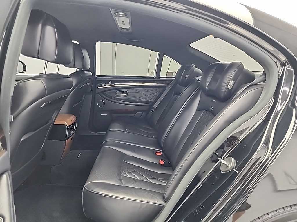 KG모빌리티(쌍용) 체어맨 뉴체어맨W 가솔린 4WD CW600 4TRONIC 프레스티지 이미지 12