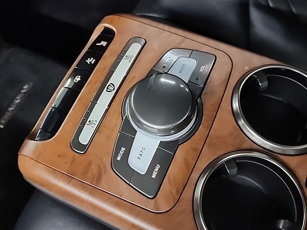 KG모빌리티(쌍용) 체어맨 뉴체어맨W 가솔린 4WD CW600 4TRONIC 프레스티지 이미지 15
