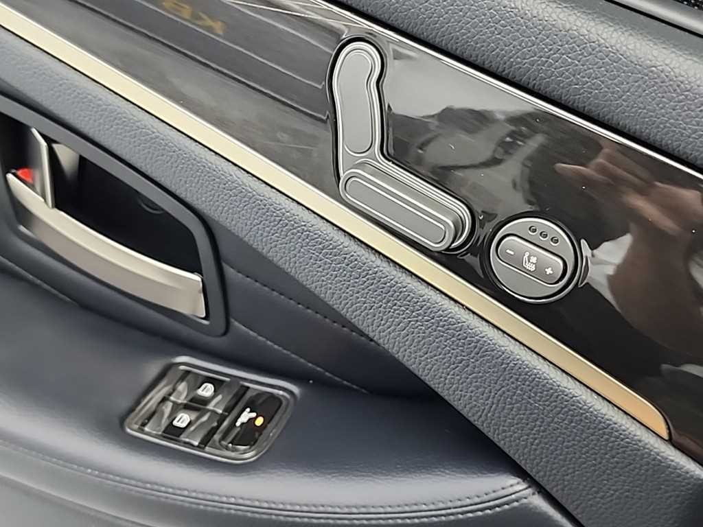 KG모빌리티(쌍용) 체어맨 뉴체어맨W 가솔린 4WD CW600 4TRONIC 프레스티지 이미지 16