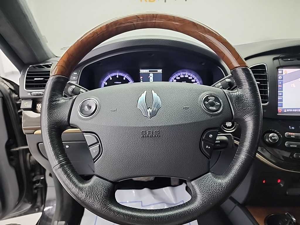 KG모빌리티(쌍용) 체어맨 뉴체어맨W 가솔린 4WD CW600 4TRONIC 프레스티지 이미지 9