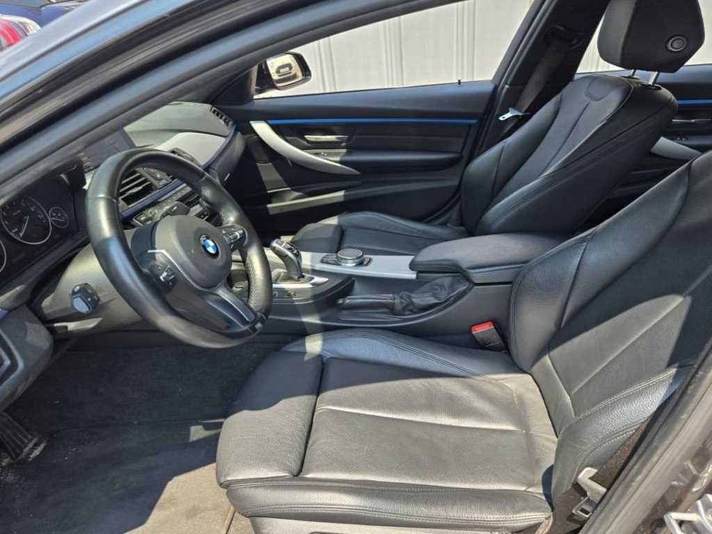 BMW 3시리즈 3시리즈 (F30) 330i M 스포츠 이미지 3